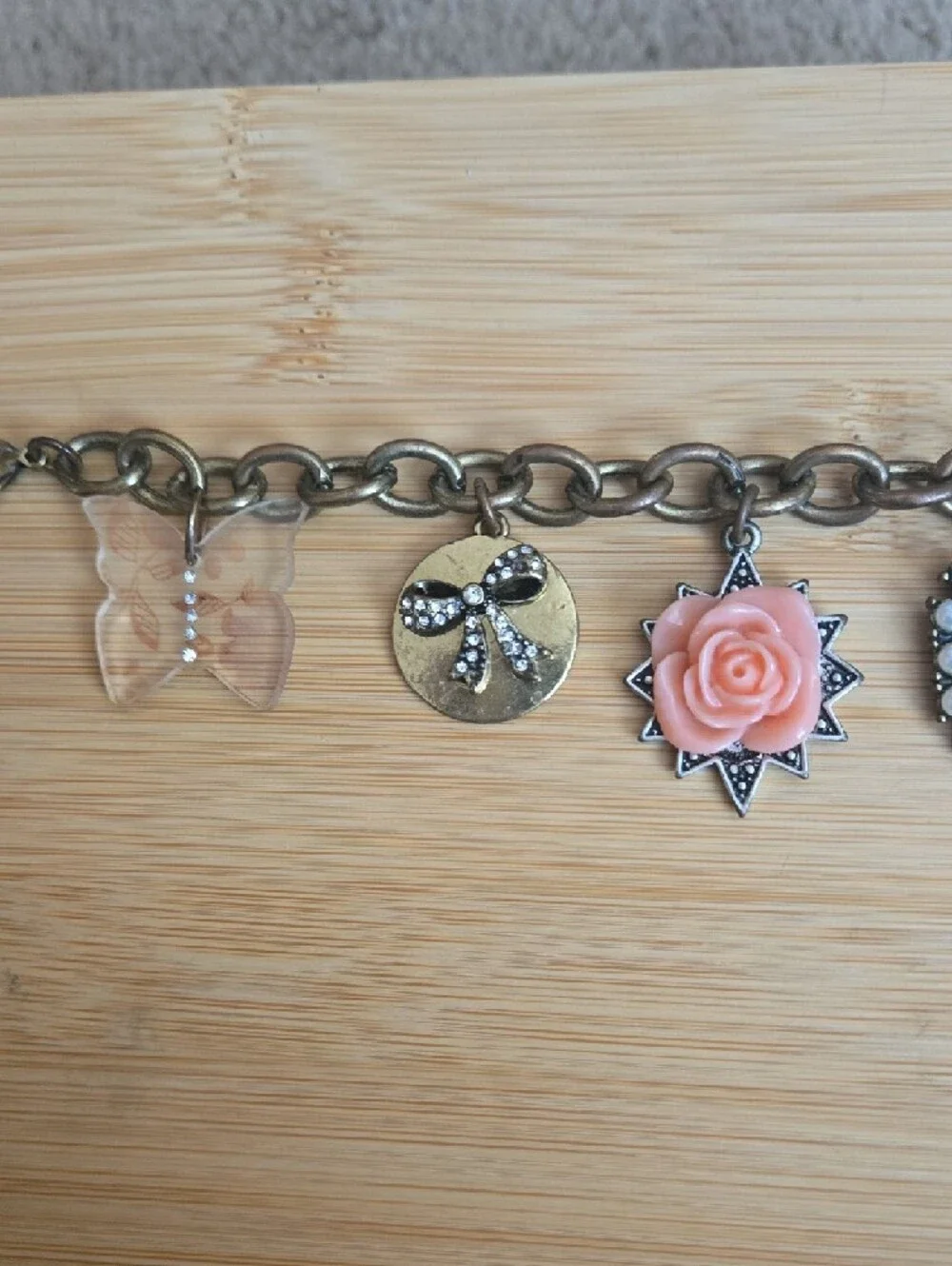 Princess Vera Wang Charm Bracelet - Picture 2 of 3